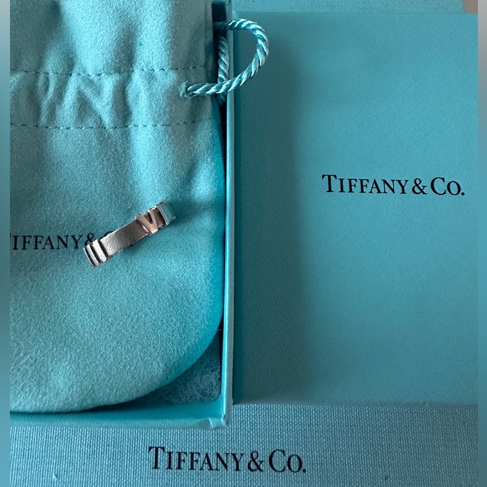 Authentic Tiffany and Co silver ATLAS ring